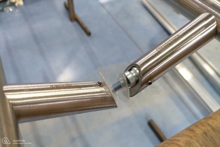 Ручка для алюминиевых дверей СДР-12 l=2,0 м A=1400 мм Ø32
